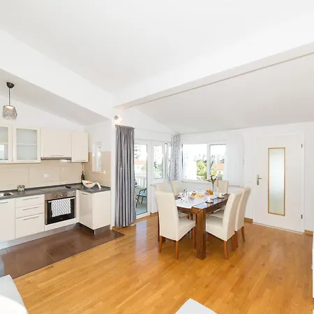 Pepa, Apartamento Split