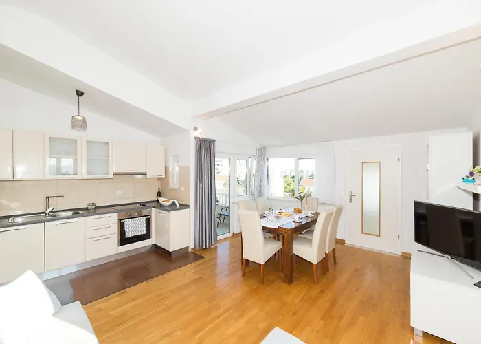 Pepa, Apartament Split